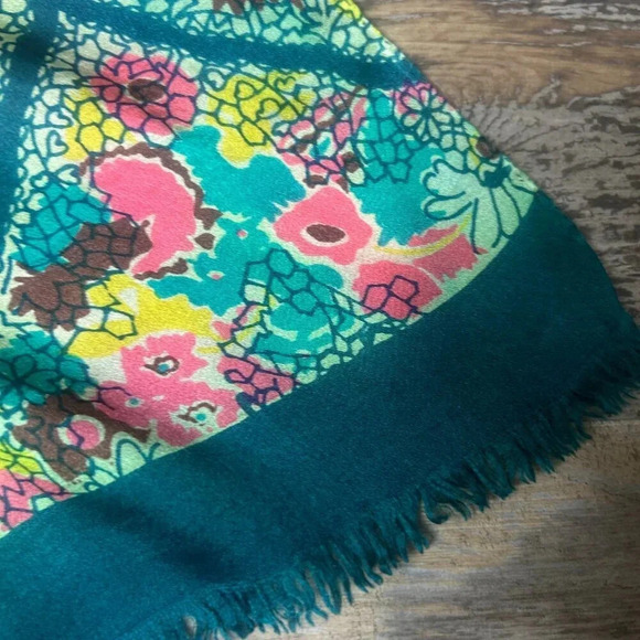 Vintage Green Floral 100% Silk Rectangular Scarf With Fringe - Picture 4 of 7